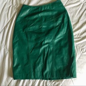 V I N T A G E    L E A T H E R   |  pencil skirt